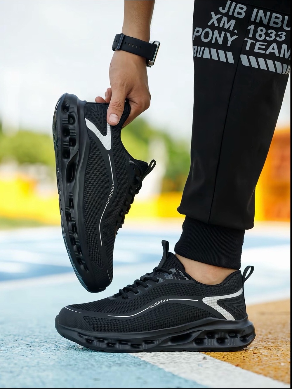 Men's Black Sounichi Air-Cushion Sneakers